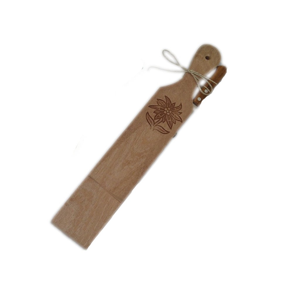 Tagliere in legno con coltello