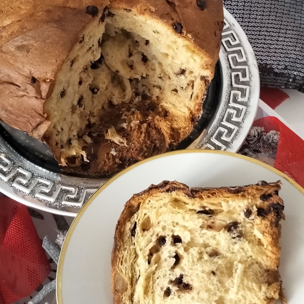 Panettone artigianale con cioccolato 750 gr e libro "I racconti dell'avvento"